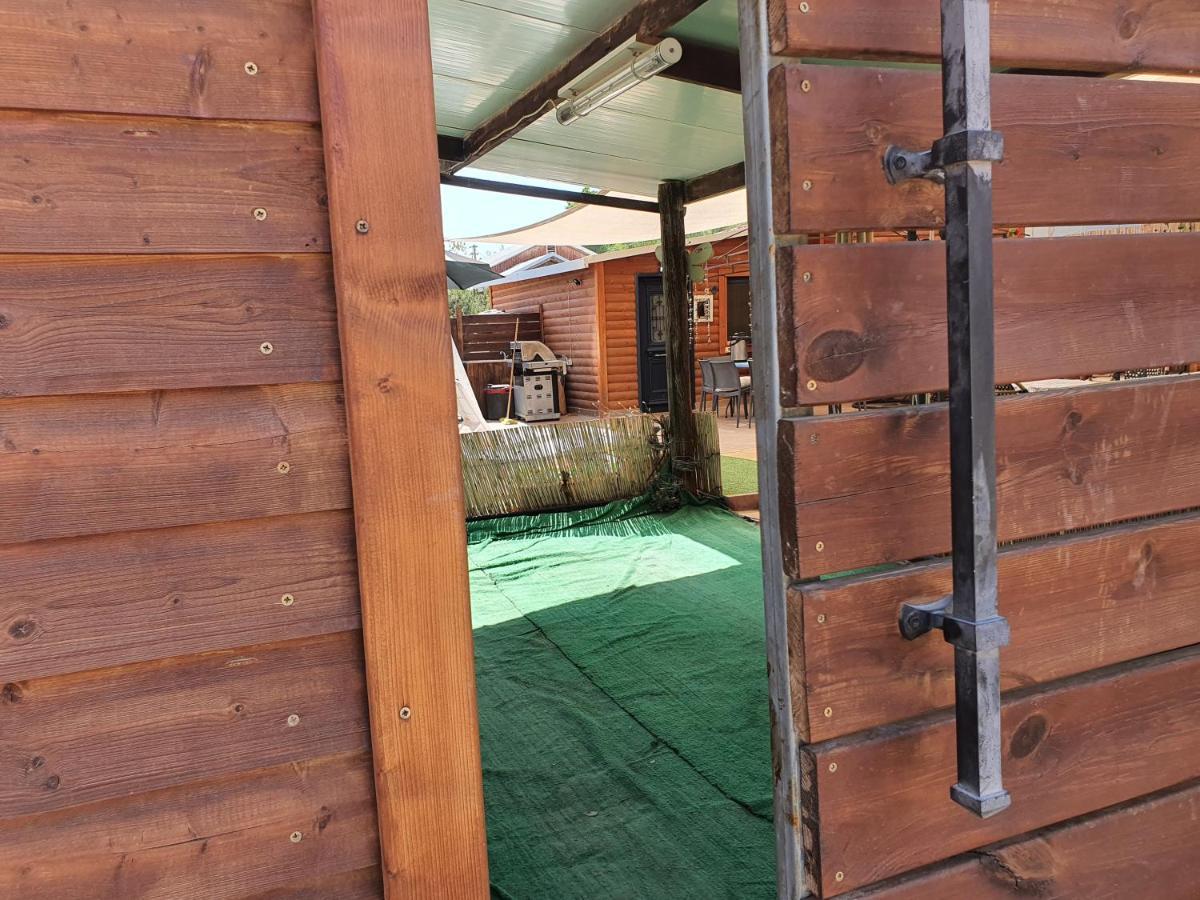 Zimmer Belev Hakikar- Dead Sea Neot HaKikar Esterno foto